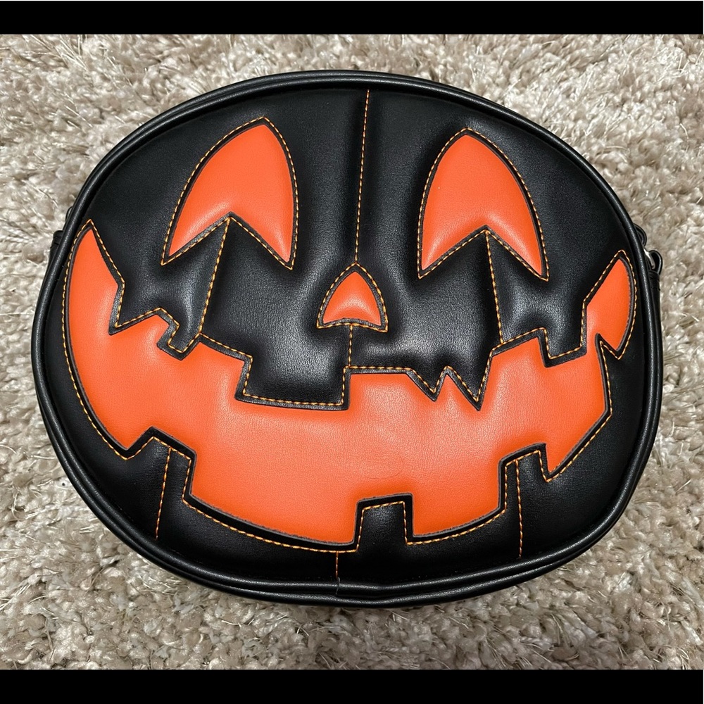 Lovepainandstitches bag! Pumpkin cult!